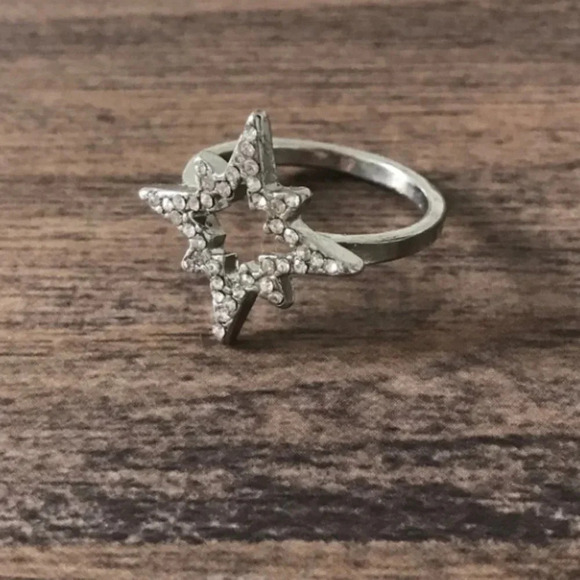 American Eagle Outfitters Jewelry - American Eagle Shooting Star Studded Ring